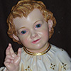 Niño Jesús con ojos de cristal - detalle - Tallador de madera Perathoner Helmut